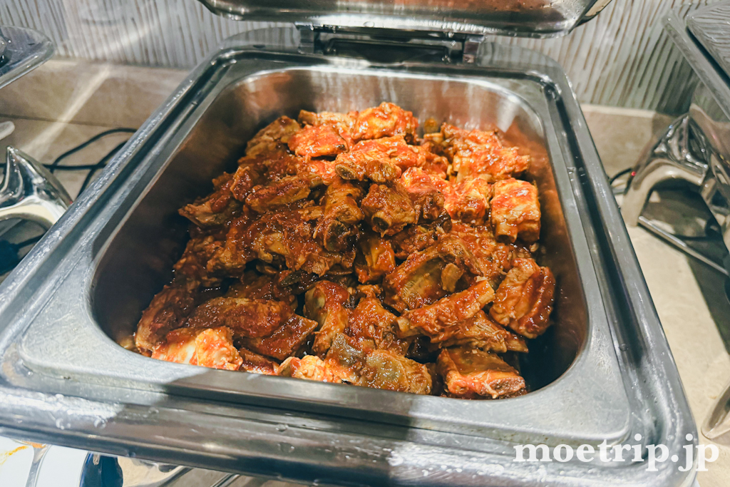 お肉の煮込み。