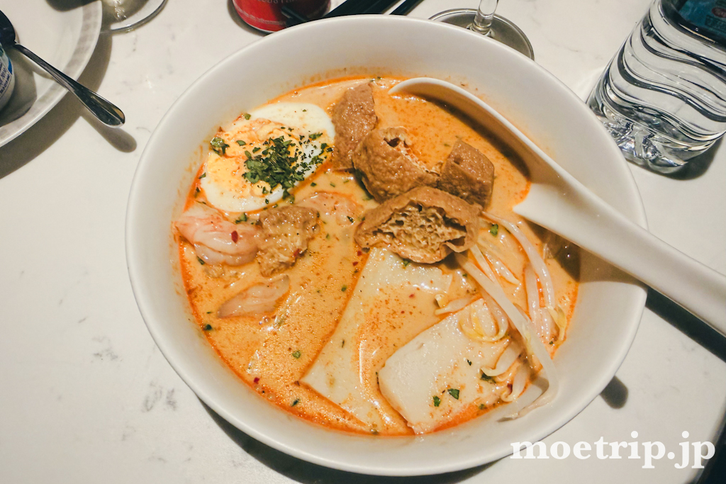 ラクサ。エビ・フィッシュケーキ・厚揚げ・卵入り。